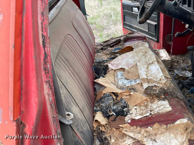 image for item LY9714 1979 Ford F250  flatbed pickup truck