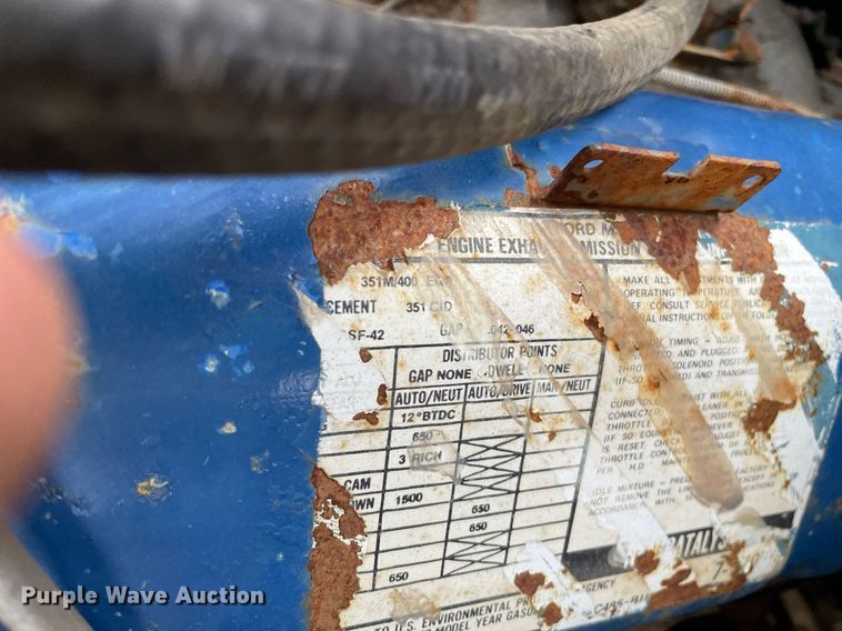 image for item LY9714 1979 Ford F250  flatbed pickup truck