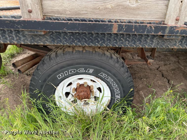 image for item LY9714 1979 Ford F250  flatbed pickup truck