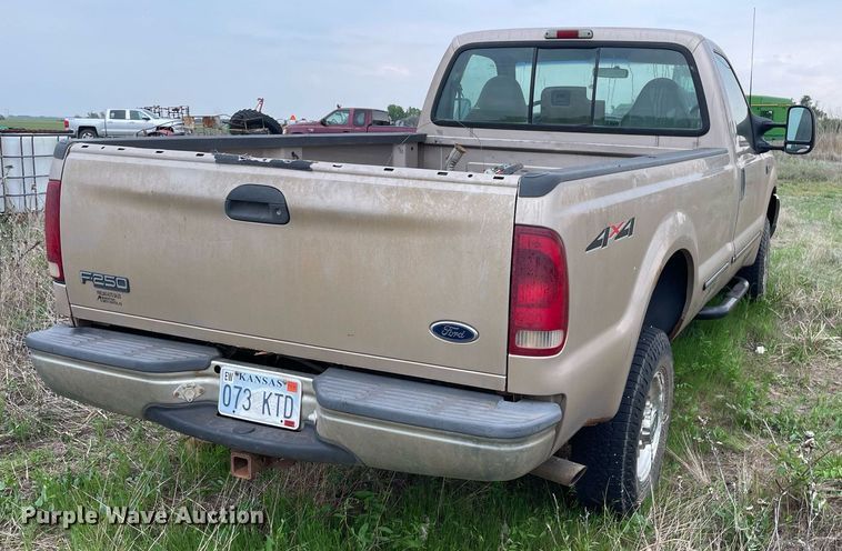 image for item LY9717 1999 Ford F250 Super Duty  pickup truck