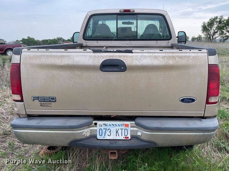 image for item LY9717 1999 Ford F250 Super Duty  pickup truck