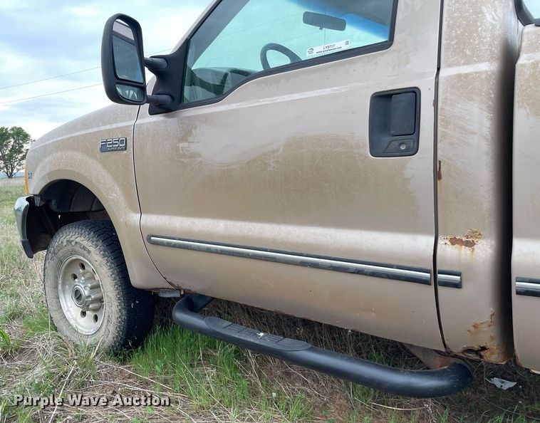 image for item LY9717 1999 Ford F250 Super Duty  pickup truck