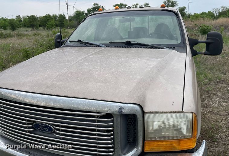 image for item LY9717 1999 Ford F250 Super Duty  pickup truck