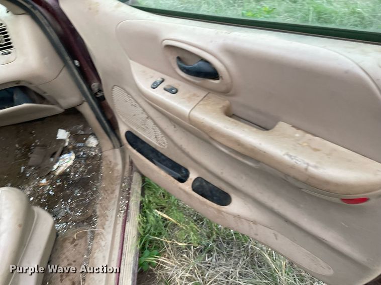 image for item LY9725 1999 Ford F150  SuperCab pickup truck