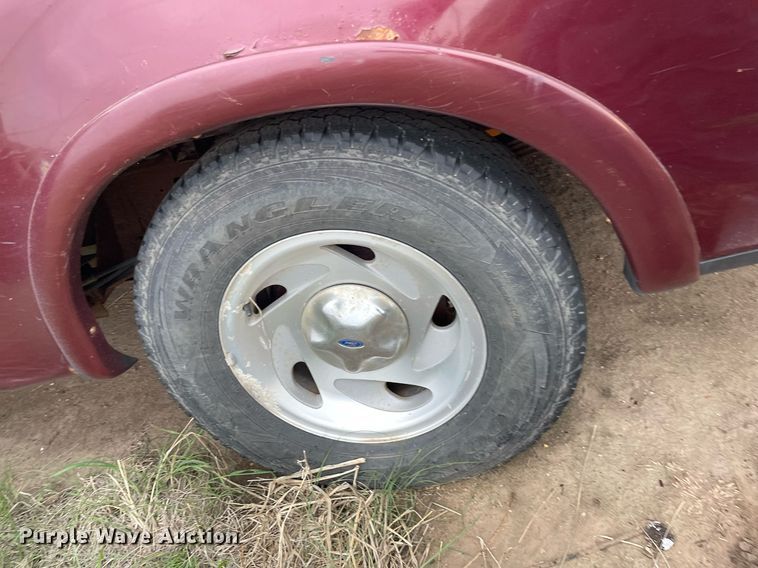 image for item LY9725 1999 Ford F150  SuperCab pickup truck