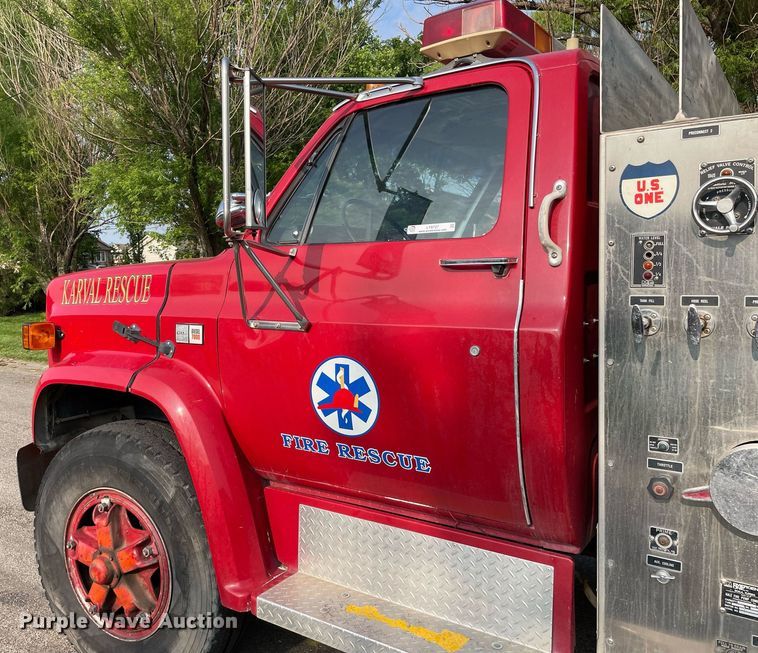 image for item LY9727 1985 GMC C7000  pumper fire truck