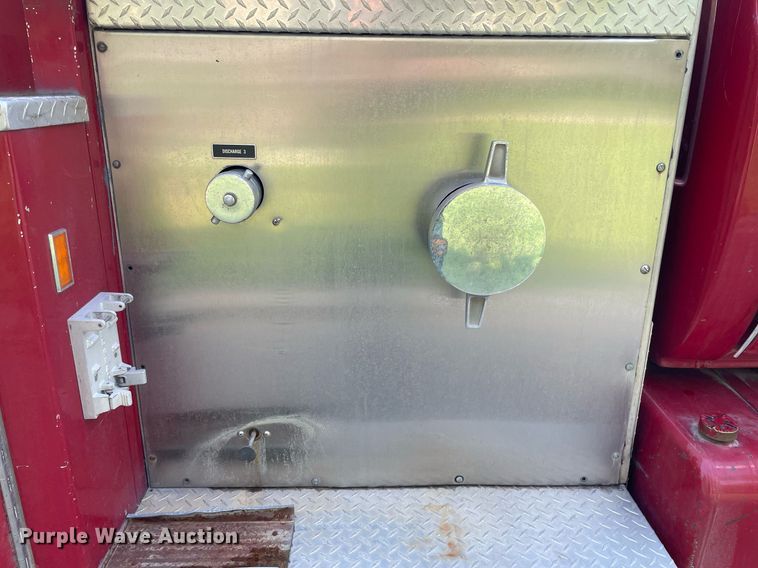 image for item LY9727 1985 GMC C7000  pumper fire truck