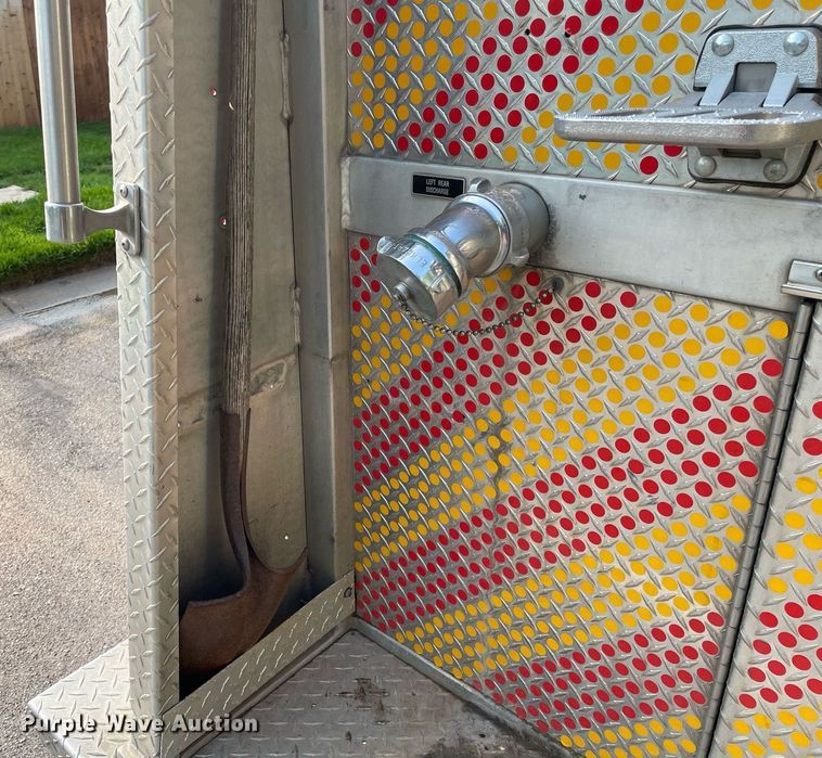 image for item LY9727 1985 GMC C7000  pumper fire truck