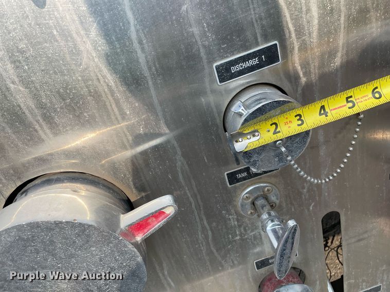 image for item LY9727 1985 GMC C7000  pumper fire truck