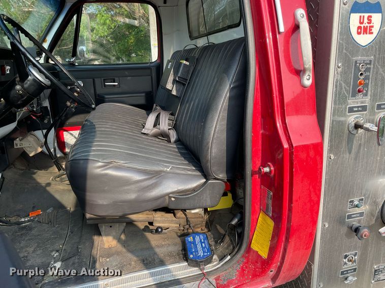 image for item LY9727 1985 GMC C7000  pumper fire truck