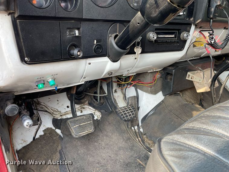 image for item LY9727 1985 GMC C7000  pumper fire truck