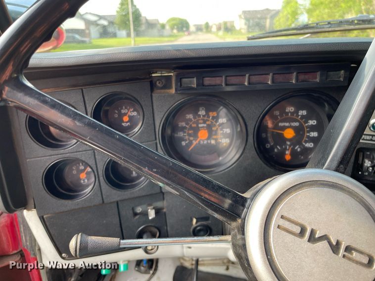 image for item LY9727 1985 GMC C7000  pumper fire truck