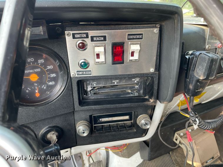 image for item LY9727 1985 GMC C7000  pumper fire truck