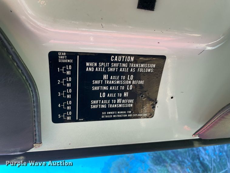 image for item LY9727 1985 GMC C7000  pumper fire truck