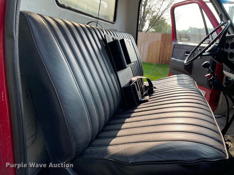 image for item LY9727 1985 GMC C7000  pumper fire truck