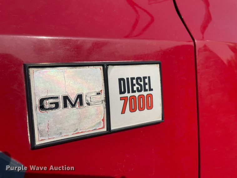 image for item LY9727 1985 GMC C7000  pumper fire truck