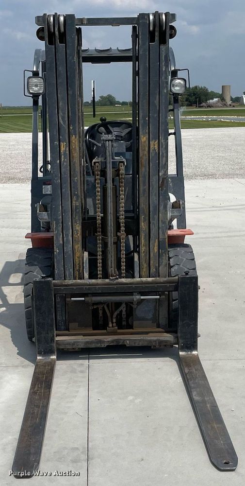 image for item LY9735 2015 Viper FG25L  forklift