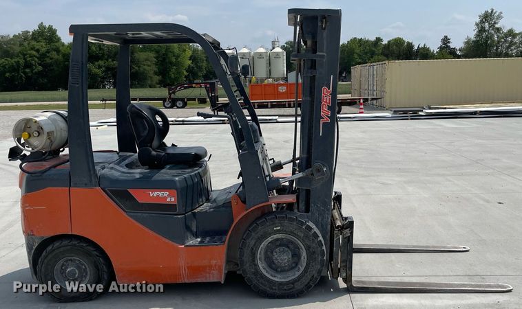 image for item LY9735 2015 Viper FG25L  forklift