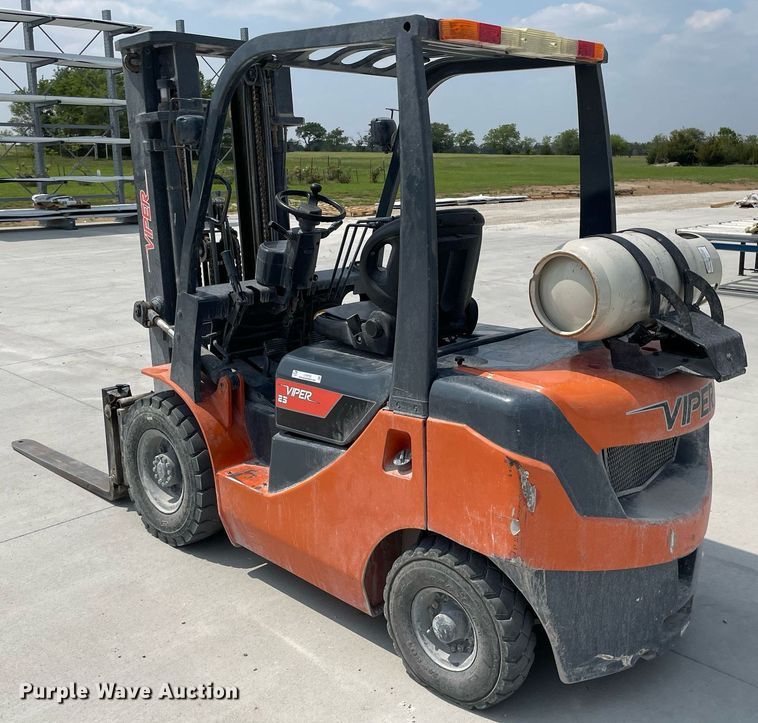 image for item LY9735 2015 Viper FG25L  forklift