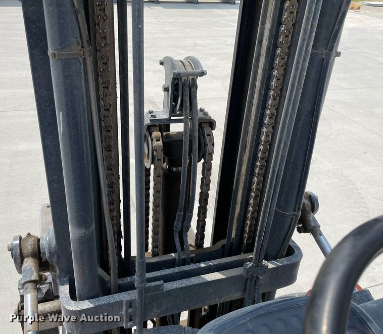 image for item LY9735 2015 Viper FG25L  forklift