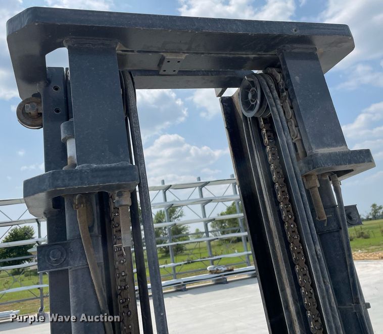 image for item LY9735 2015 Viper FG25L  forklift