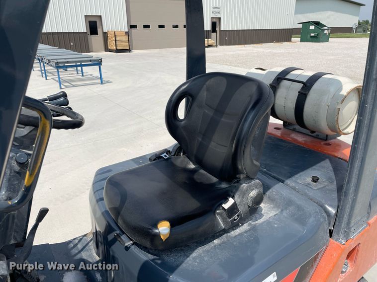 image for item LY9735 2015 Viper FG25L  forklift