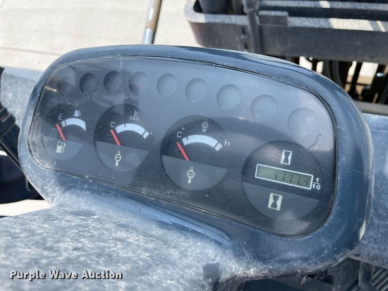 image for item LY9735 2015 Viper FG25L  forklift