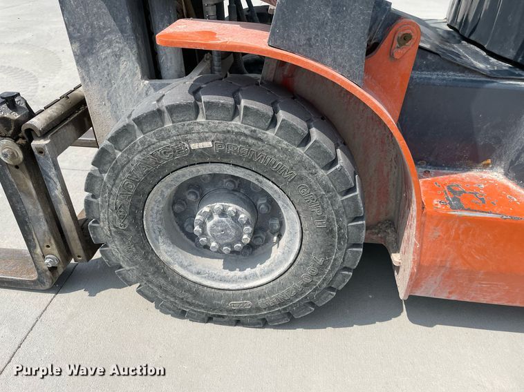 image for item LY9735 2015 Viper FG25L  forklift