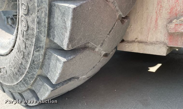 image for item LY9735 2015 Viper FG25L  forklift