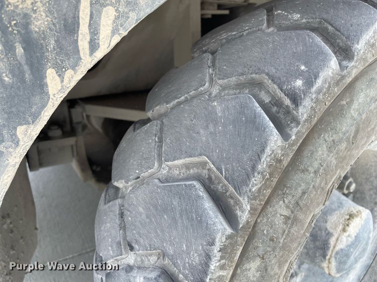 image for item LY9735 2015 Viper FG25L  forklift