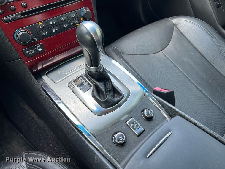 image for item MG9007 2014 Infiniti Q60  convertible