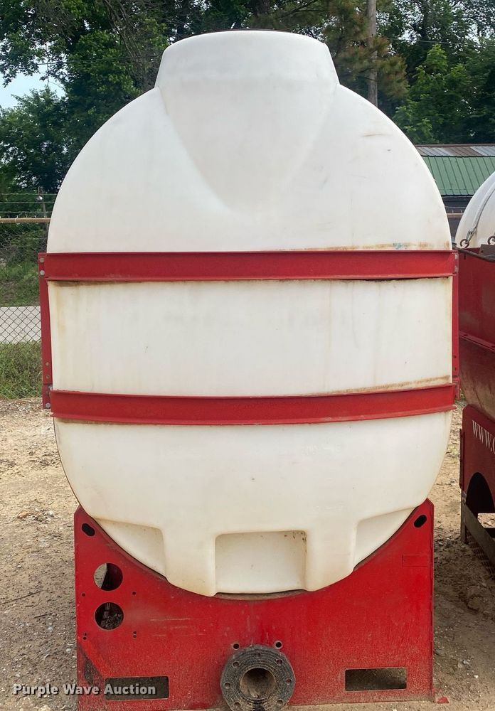 image for item MG9906 (2) poly tanks