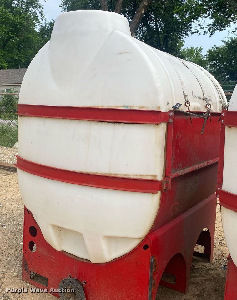 image for item MG9906 (2) poly tanks