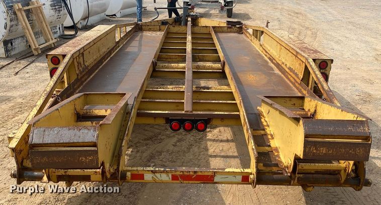 image for item MG9909 2002 Belshe T-18  equipment trailer
