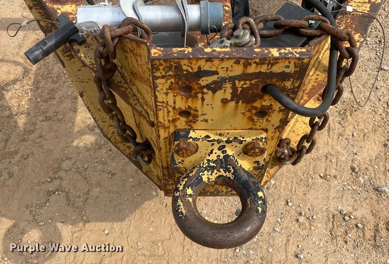 image for item MG9909 2002 Belshe T-18  equipment trailer