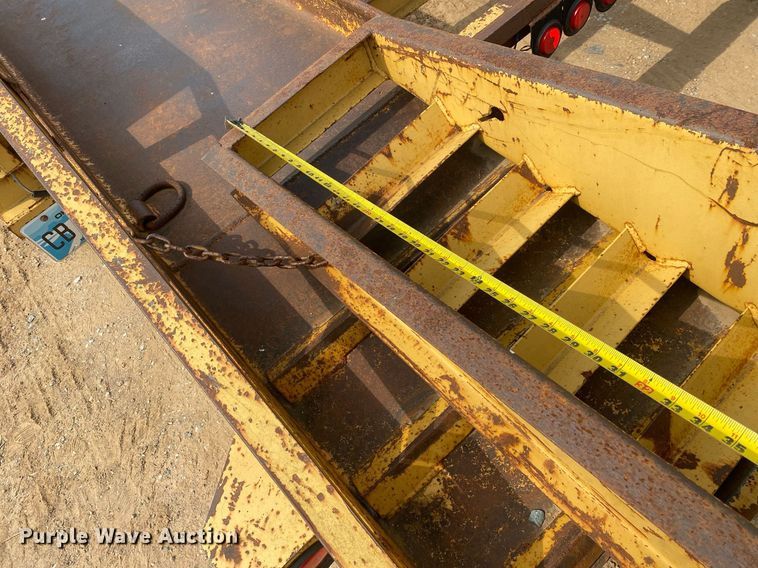 image for item MG9909 2002 Belshe T-18  equipment trailer