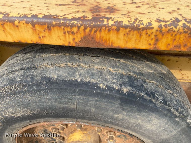 image for item MG9909 2002 Belshe T-18  equipment trailer