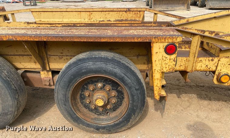 image for item MG9909 2002 Belshe T-18  equipment trailer