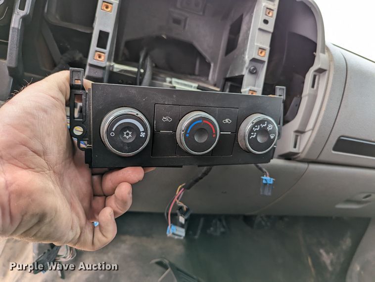 image for item MN9838 2007 Chevrolet Silverado 1500  pickup truck