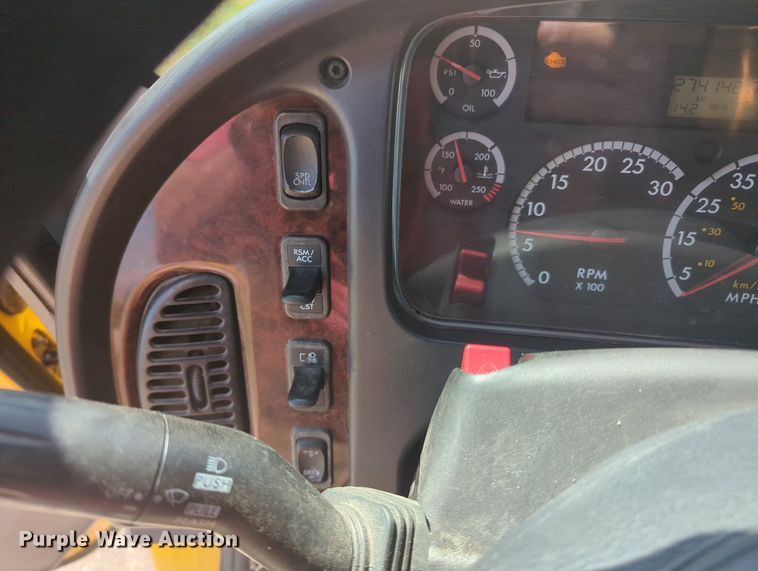 image for item MN9987 2012 Freightliner Business Class M2  box truck