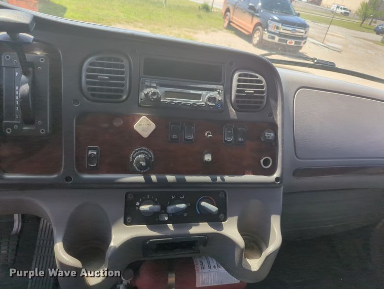 image for item MN9987 2012 Freightliner Business Class M2  box truck