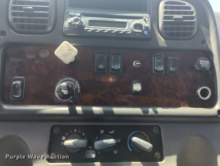 image for item MN9987 2012 Freightliner Business Class M2  box truck