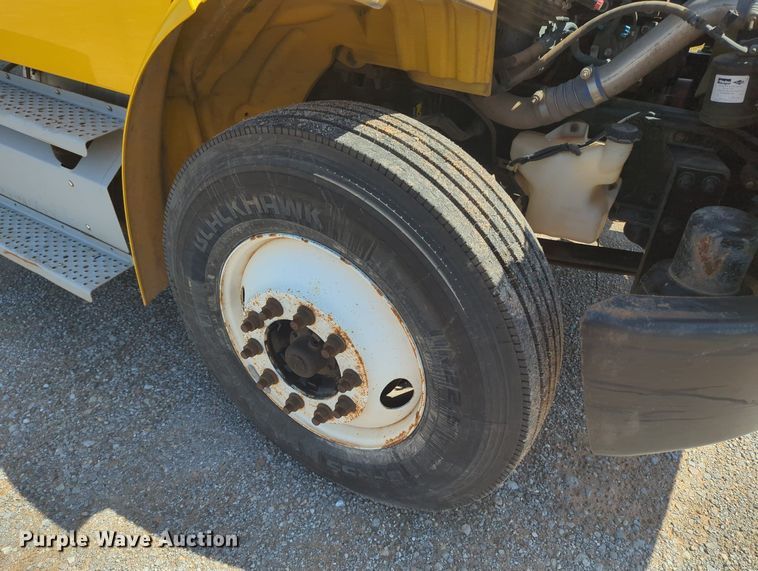 image for item MN9987 2012 Freightliner Business Class M2  box truck