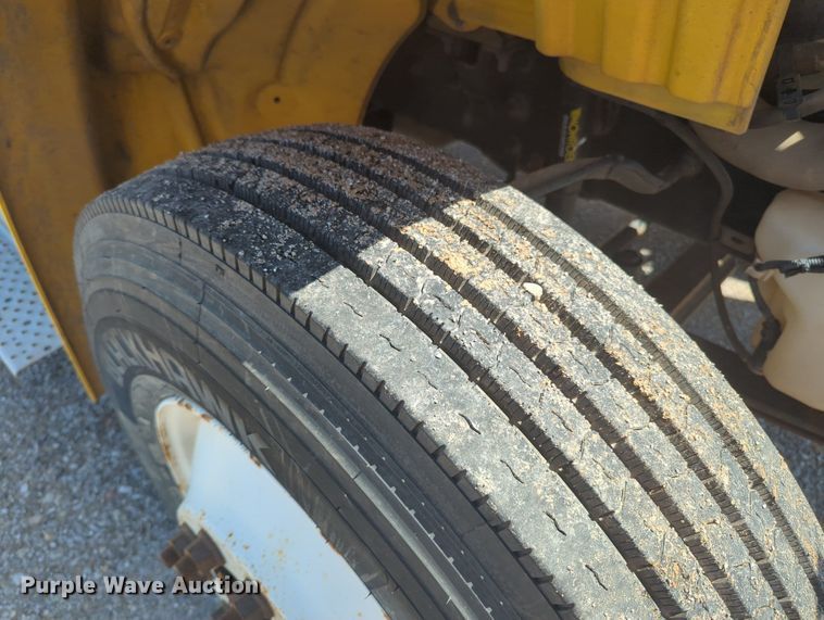 image for item MN9987 2012 Freightliner Business Class M2  box truck