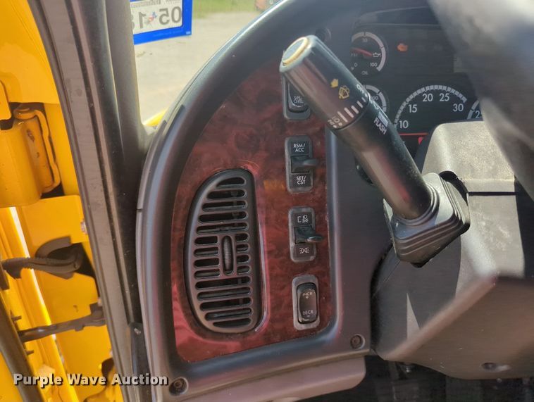 image for item MN9988 2013 Freightliner Business Class M2  box truck