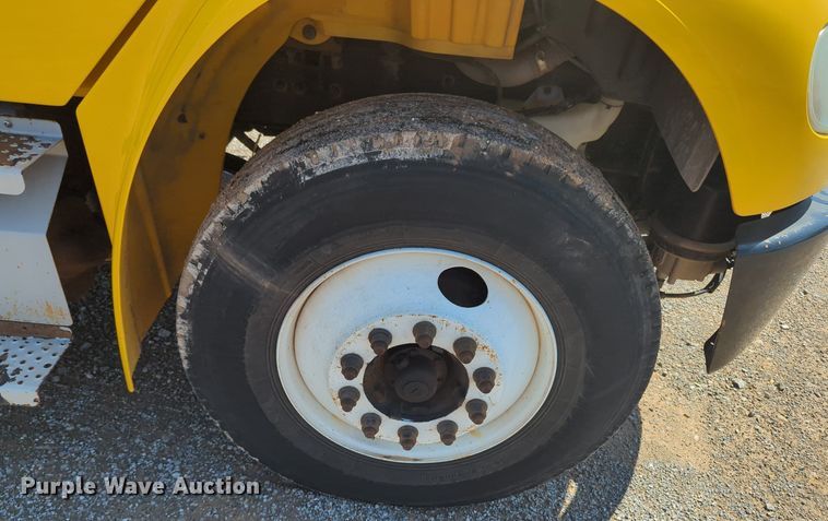 image for item MN9988 2013 Freightliner Business Class M2  box truck