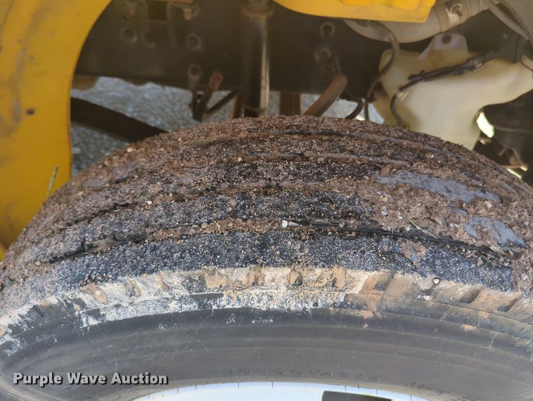 image for item MN9988 2013 Freightliner Business Class M2  box truck