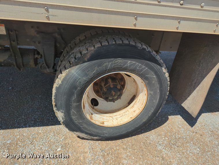 image for item MN9988 2013 Freightliner Business Class M2  box truck