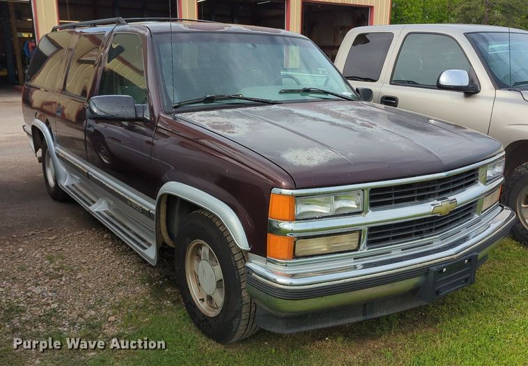 image for item MO9029 1996 Chevrolet Suburban  SUV
