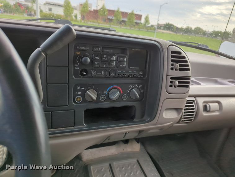 image for item MO9029 1996 Chevrolet Suburban  SUV